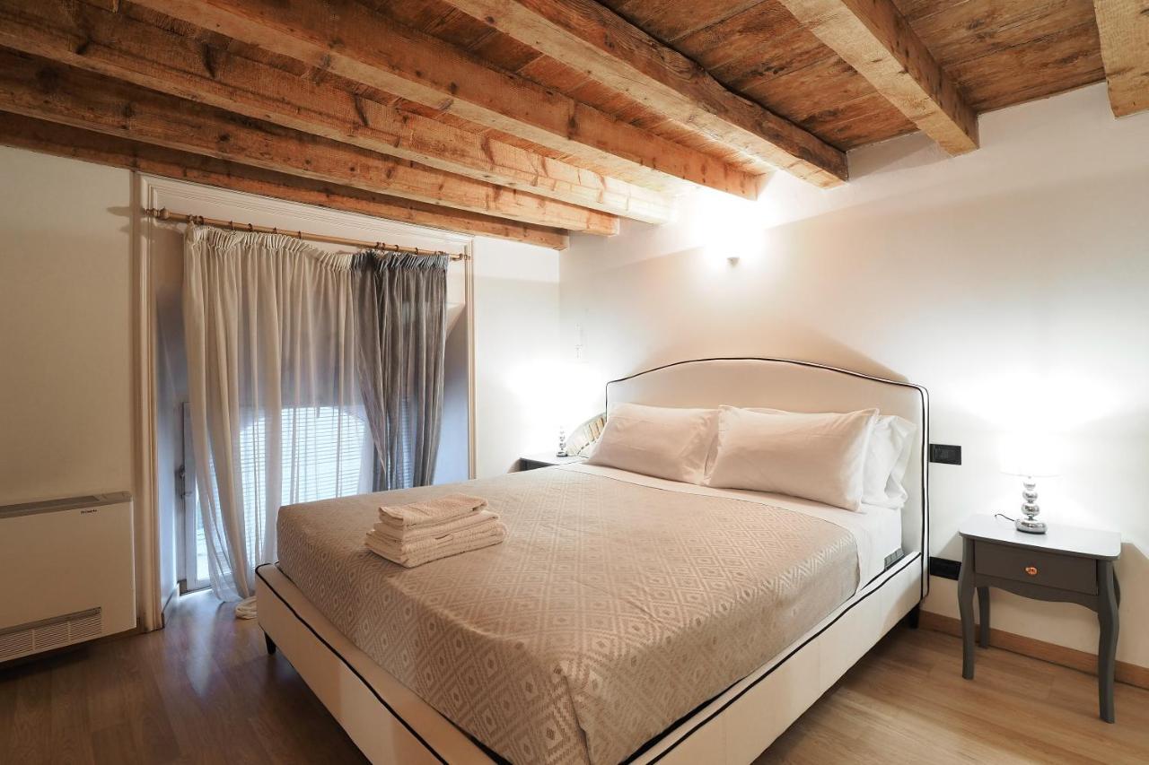 Unique Duomo Luxury Property ميلان المظهر الخارجي الصورة